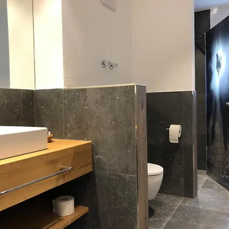 Rose Bistro & Gaestezimmer בית אירוח