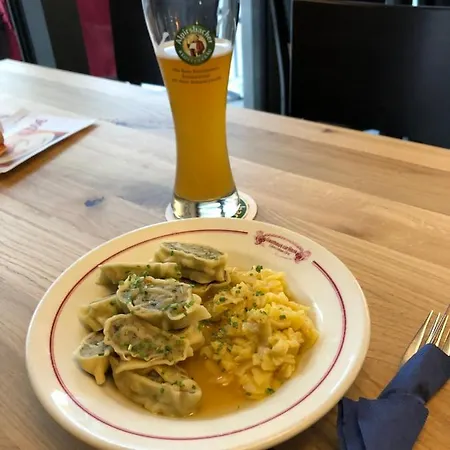 Rose Bistro & Gaestezimmer בית אירוח