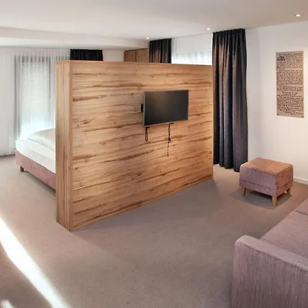 Rose Bistro & Gaestezimmer 홈스테이 알텐스테이그